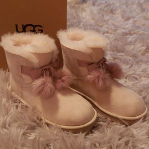 UGG Gita Boot...NWOT
